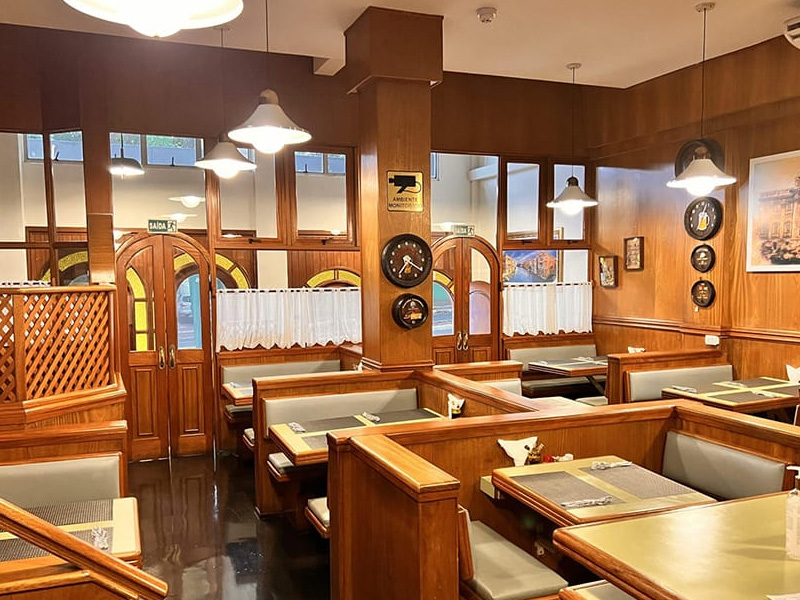 Hotel em Foz com restaurante